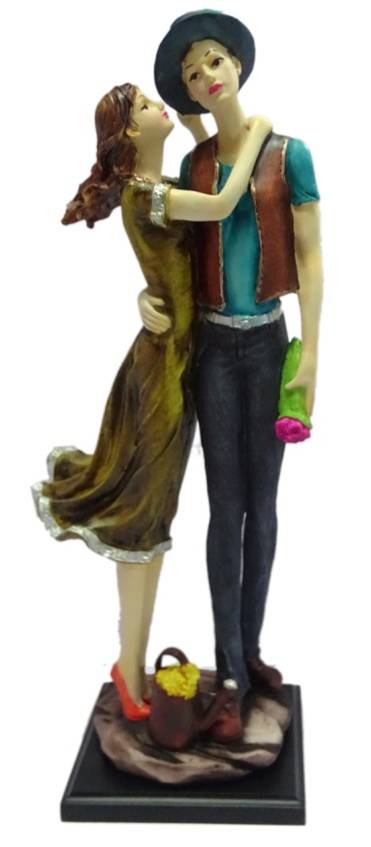 1280 Tender Embrace Couple Figurine