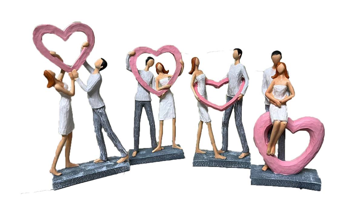 1798 "Romantic Couple Figurines with Pink Hearts"