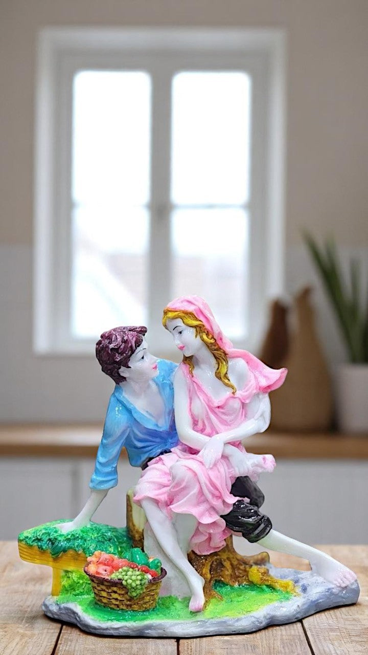 Couple Showpiece | P179