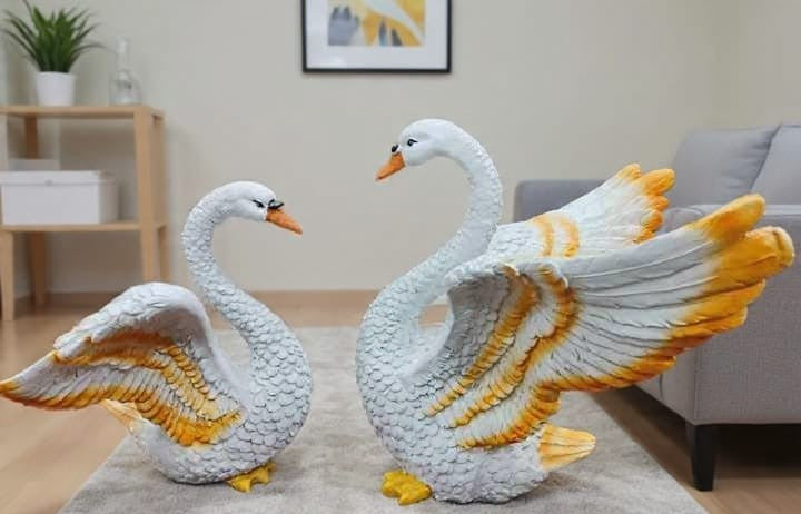 751B  Golden White Swan Couple