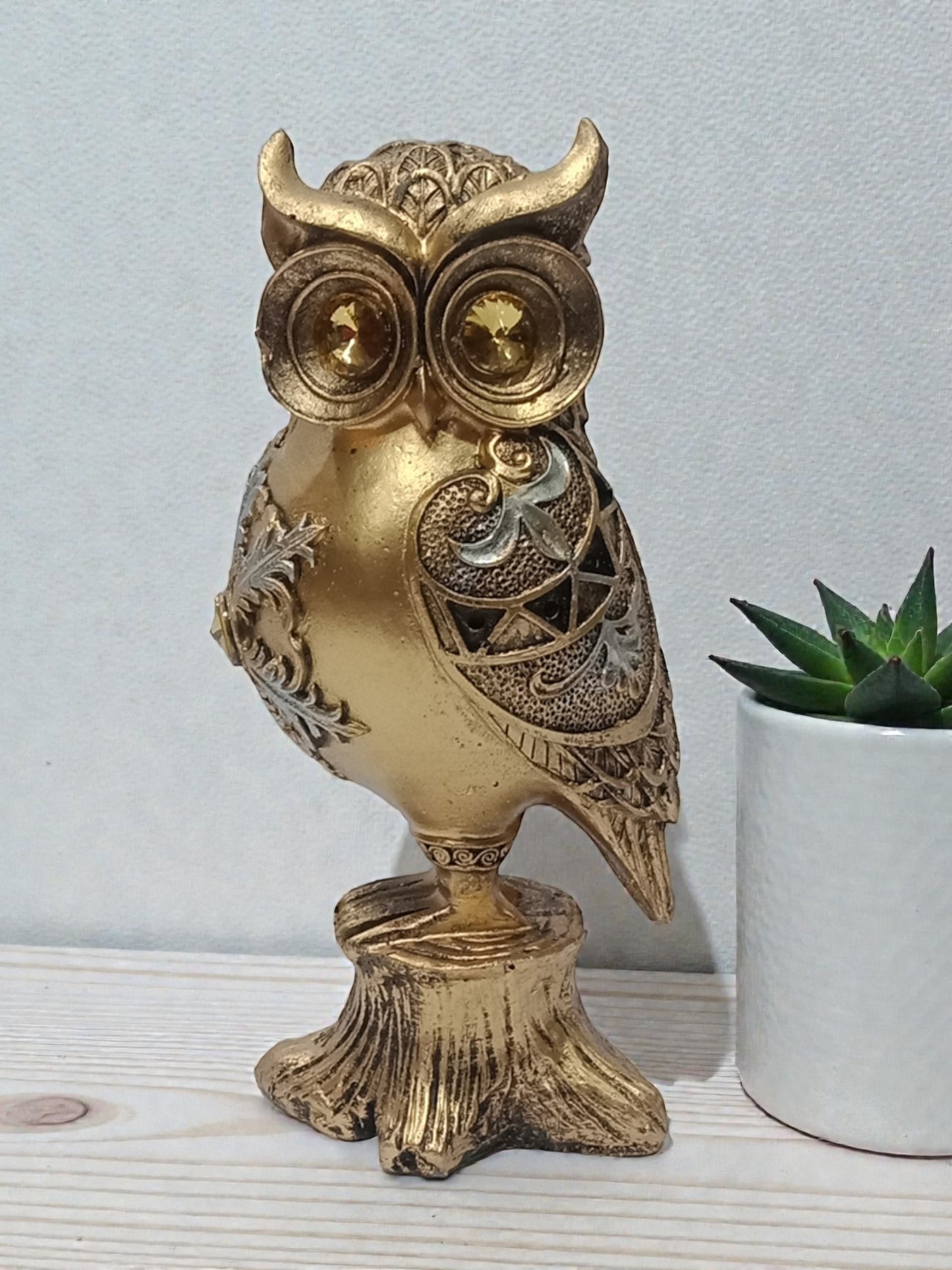 1387C   Owl Showpiece