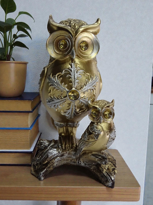 1387    Golden Owl Showpiece