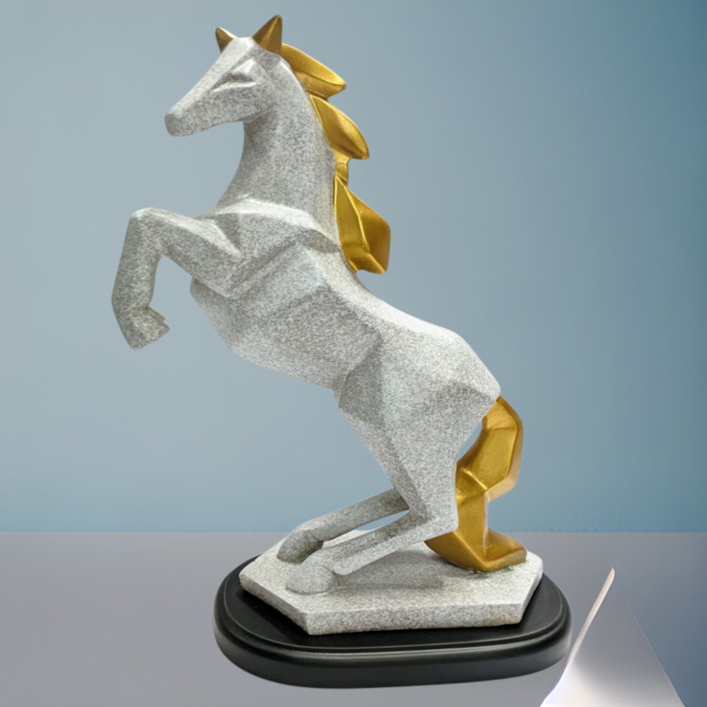 1612 Horse Showpiece