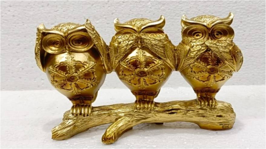 1715     Three Wise Owls