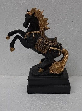 1737A  Black Majesty Horse