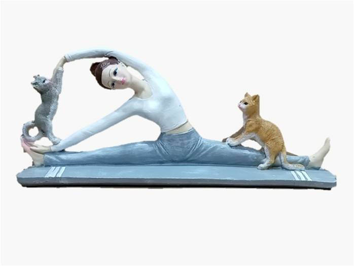1805A    Yoga Lady with Cats Decorative Showpiece
