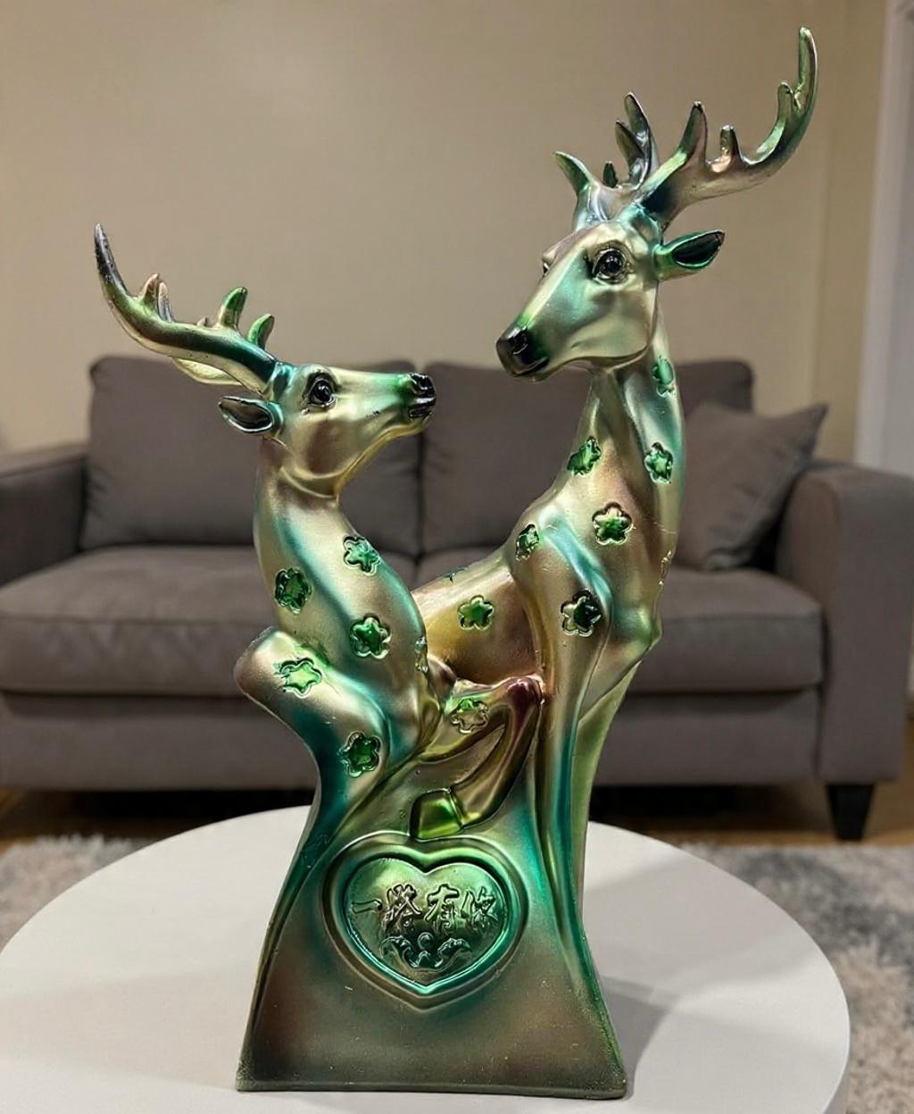 2056   Romantic Deer Couple