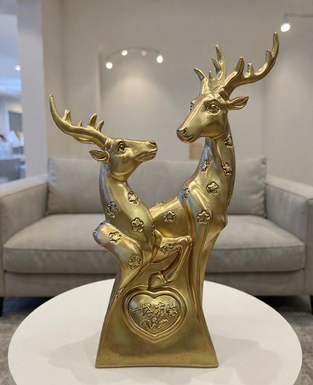 2056   Romantic Deer Couple