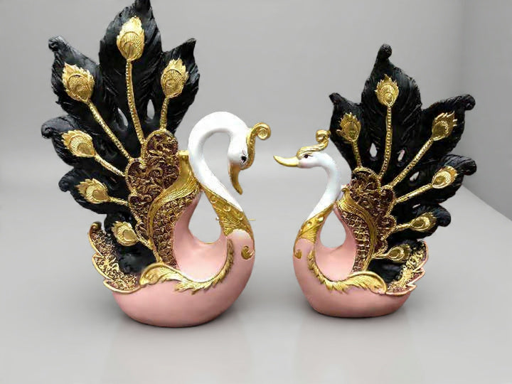 2083D    Royal Peacock Couple