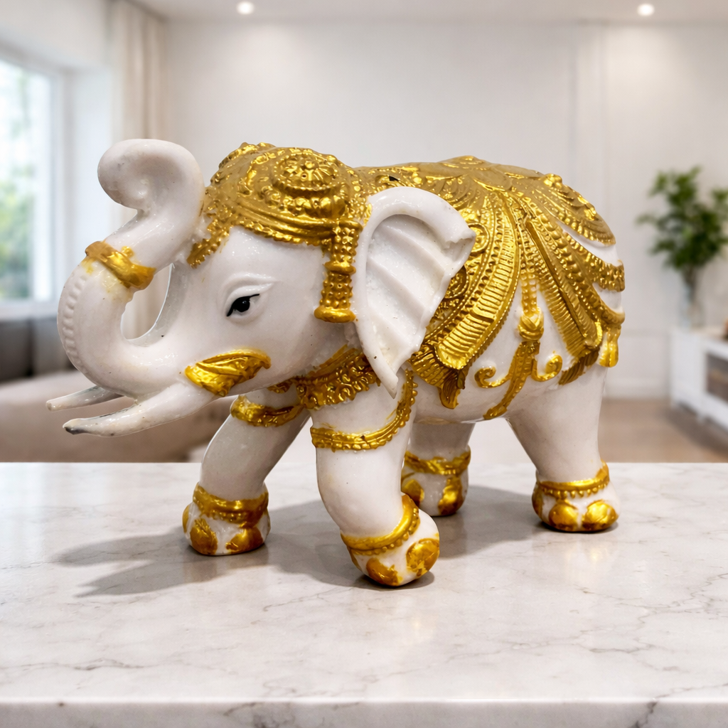 813C    Royal White &amp; Gold Elephant Showpiec