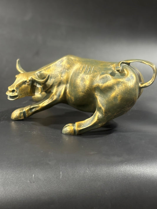 1772B charging bull Black gold Colur