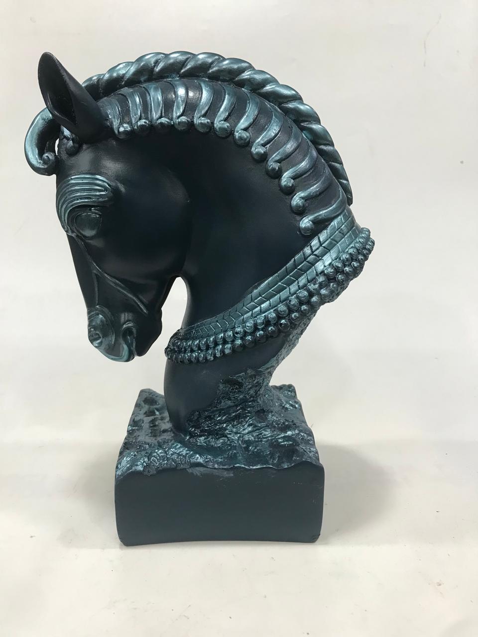 1736     The Regal Horse Head