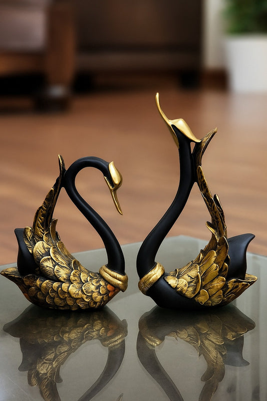 2020   Black &amp; Gold Swan Couple