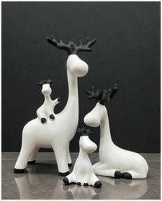 2080  deer family
